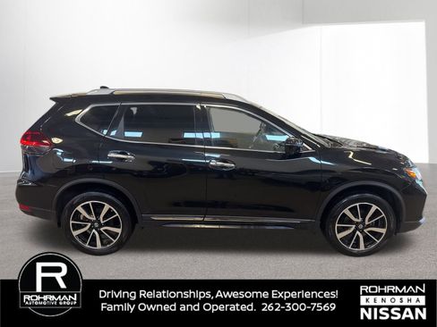 Used 2020 Nissan Rogue SL w/ Premium Package image 4