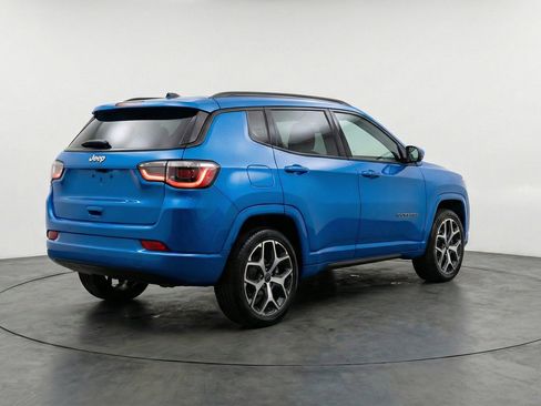 Used 2025 Jeep Compass Limited AWD/4WD image 9