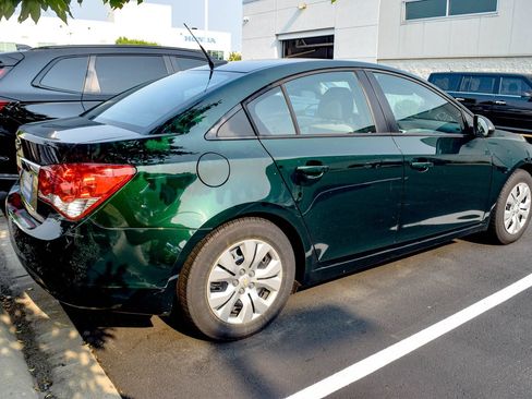 Used 2014 Chevrolet Cruze LS FWD image 4