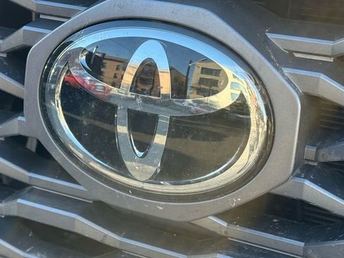 Used 2023 Toyota Tacoma TRD Off-Road image 8