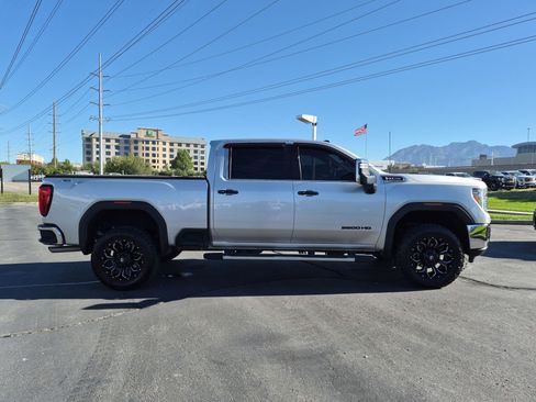 Used 2021 GMC Sierra 3500 SLT w/ SLT Premium Package AWD/4WD image 7