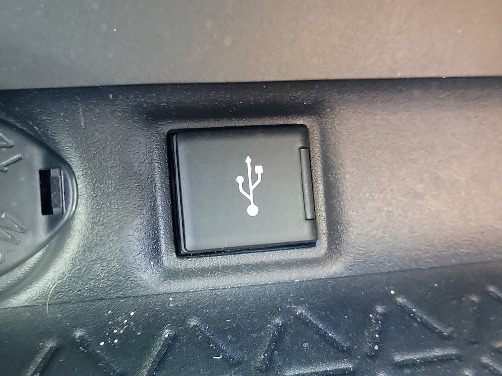 Used 2020 Toyota RAV4 XLE Premium FWD image 24