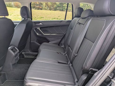 Certified 2022 Volkswagen Tiguan SE image 14