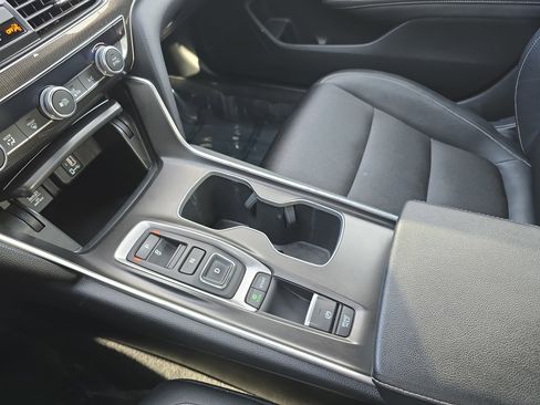 Used 2019 Honda Accord Sport image 24