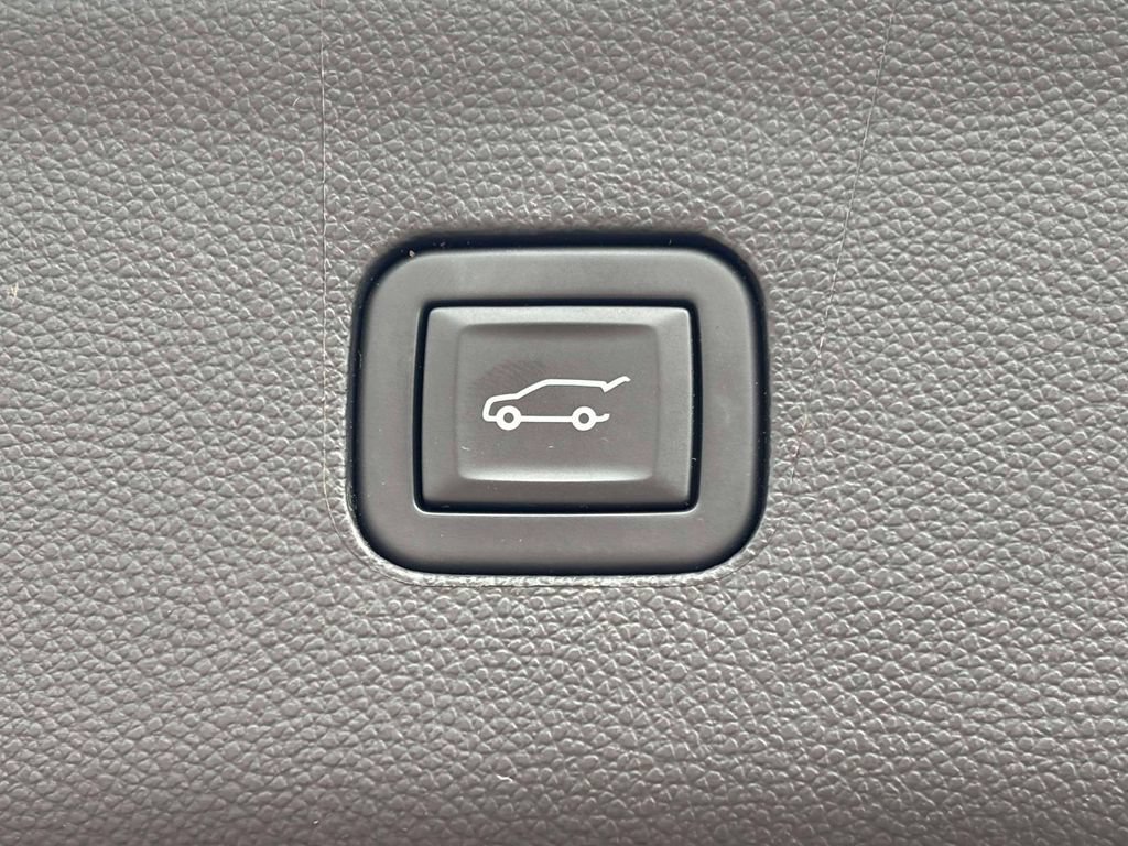 Used 2024 Buick Enclave Essence w/ Experience Buick Package AWD/4WD image 36
