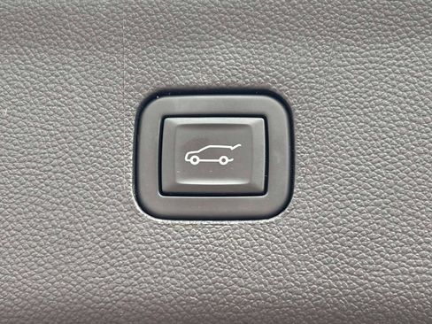 Used 2024 Buick Enclave Essence w/ Experience Buick Package AWD/4WD image 36
