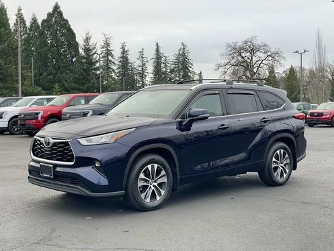 Used 2020 Toyota Highlander XLE image 8