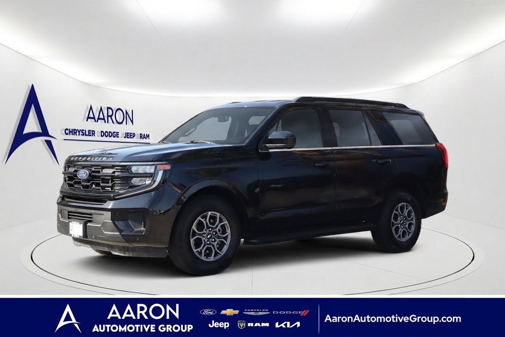 Used 2025 Ford Expedition Active AWD/4WD image 1