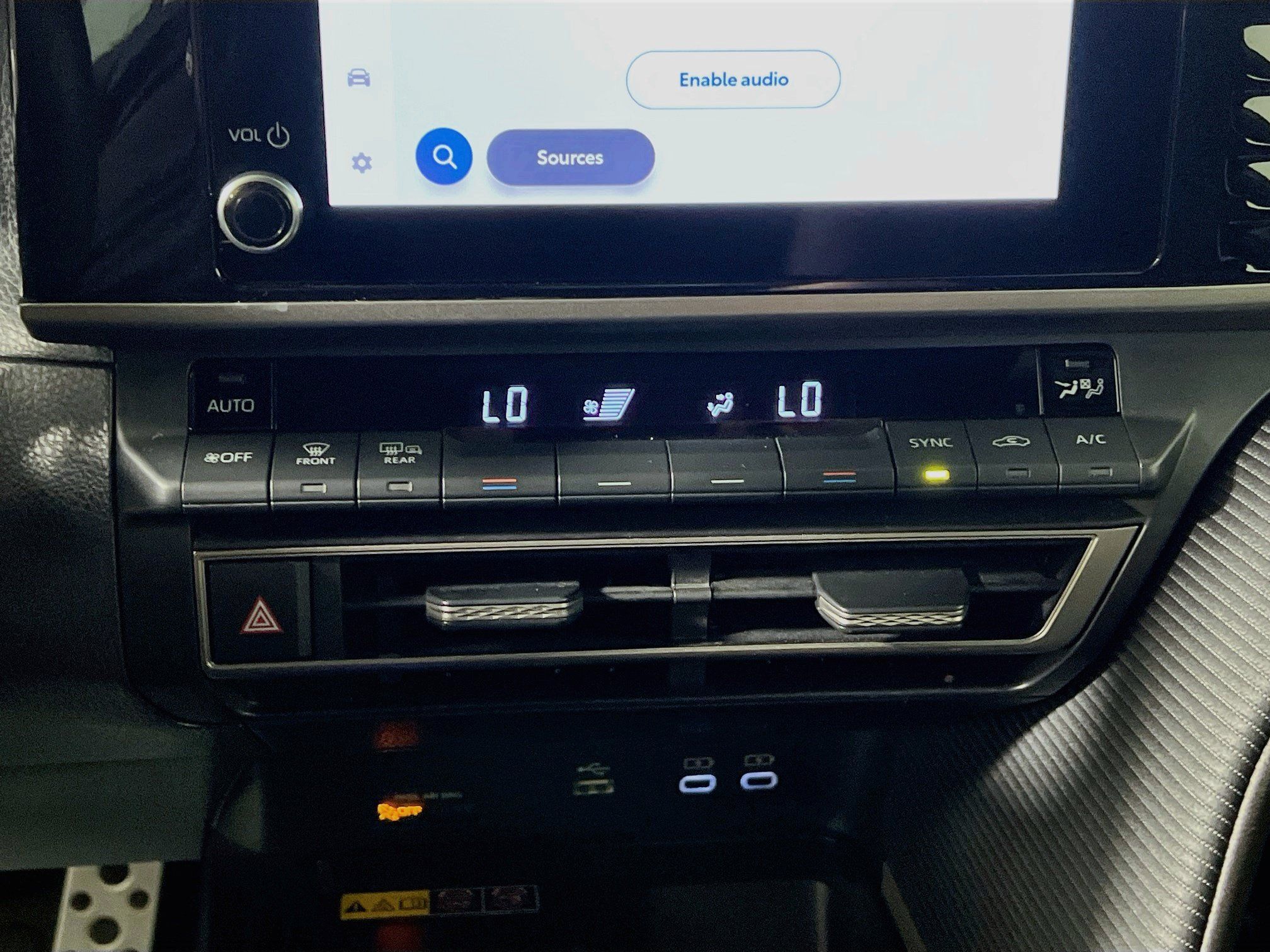 Used 2025 Toyota Camry SE FWD image 26