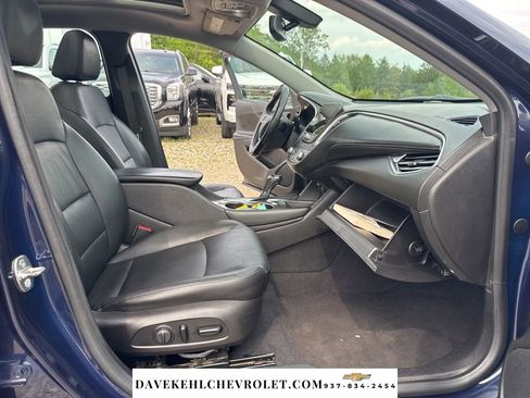 Used 2017 Chevrolet Malibu LT w/ Leather Package FWD image 28