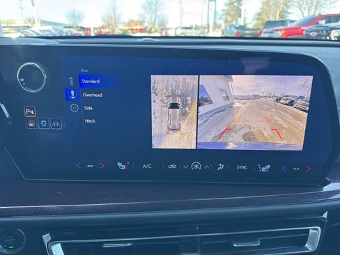 Certified 2024 Chevrolet Traverse Z71 w/ LPO, Floor Liner Package image 24