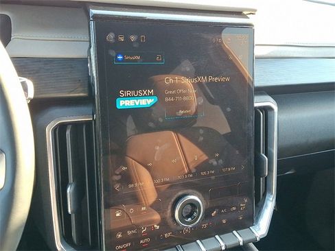 Used 2024 GMC Acadia Elevation image 16