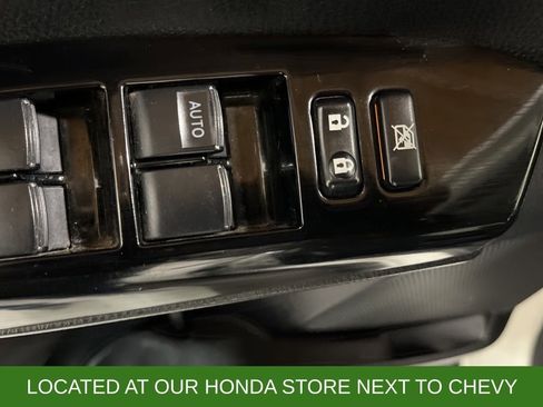 Used 2016 Toyota RAV4 Limited image 13