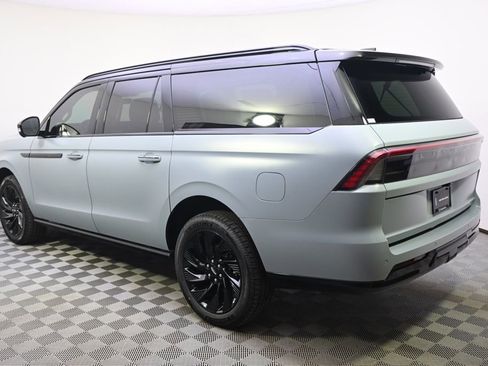 New 2026 Lincoln Navigator L Reserve w/ Jet Appearance Package image 3