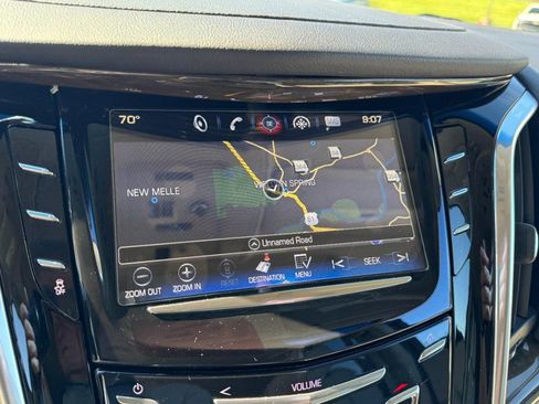 Used 2019 Cadillac Escalade ESV Luxury AWD/4WD image 23