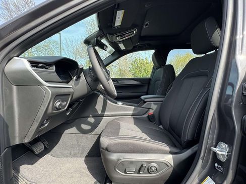 New 2026 Jeep Grand Cherokee L Laredo AWD/4WD image 15