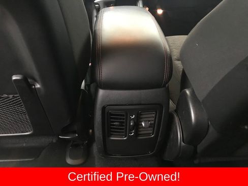 Certified 2025 Dodge Durango GT image 25