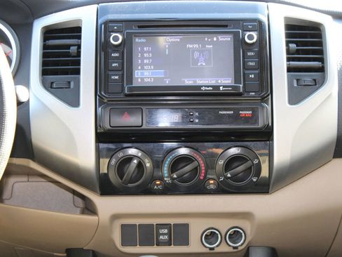 Used 2014 Toyota Tacoma PreRunner w/ SR5 Package RWD image 22