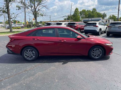 Used 2024 Hyundai Elantra SEL FWD image 8