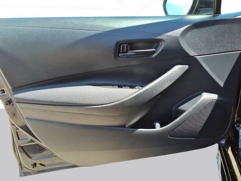 Used 2025 Toyota Corolla LE FWD image 10