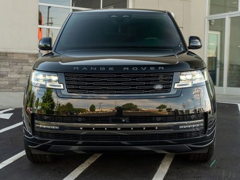Used 2024 Land Rover Range Rover Long Wheelbase SE AWD/4WD image 4