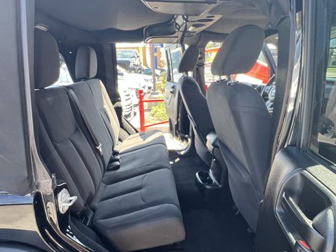 Used 2018 Jeep Wrangler Unlimited Sport S image 27