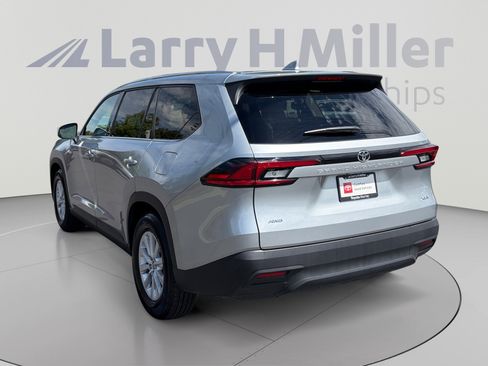 Used 2026 Toyota Grand Highlander AWD image 3