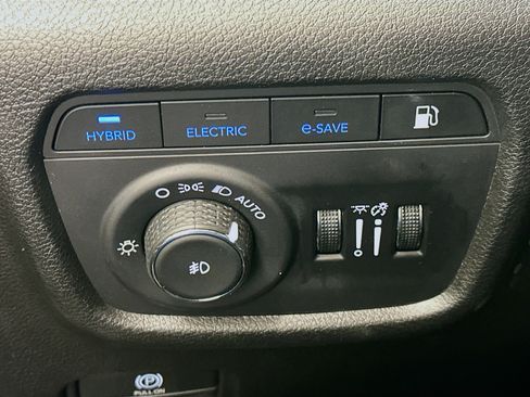 Used 2024 Jeep Grand Cherokee Limited 4xe AWD/4WD image 17