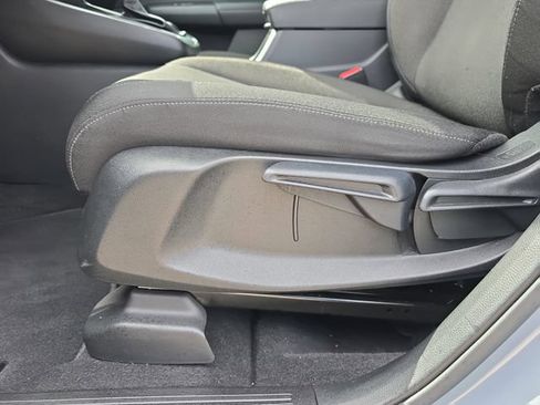 Used 2025 Honda CR-V LX image 27