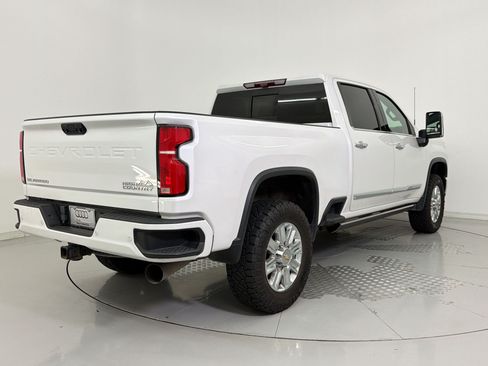 Used 2024 Chevrolet Silverado 2500 High Country w/ High Country Premium Package AWD/4WD image 9