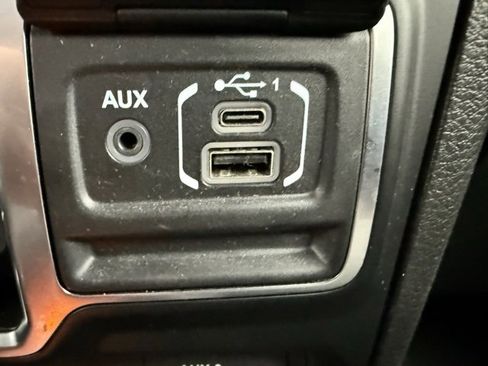 Used 2024 Jeep Wrangler Sport S image 28