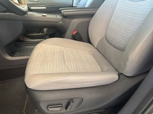 Certified 2023 Toyota Sienna LE image 9