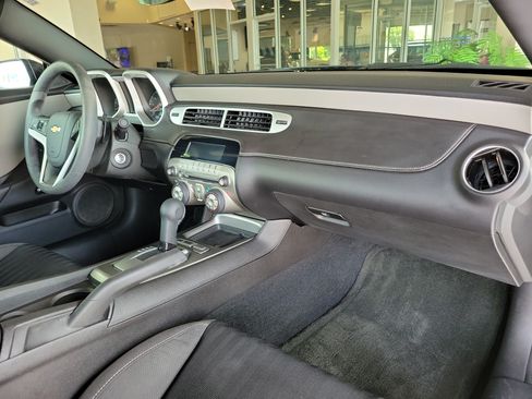 Used 2015 Chevrolet Camaro LS RWD image 22