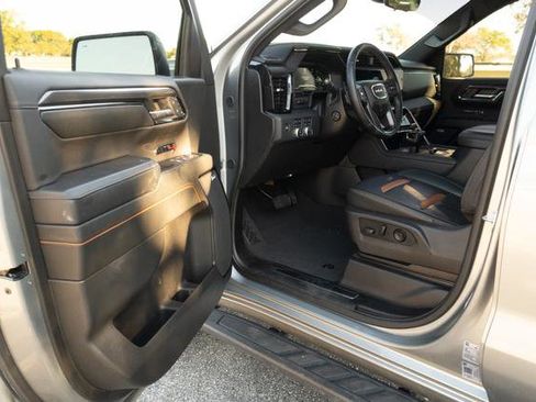 Used 2024 GMC Sierra 1500 AT4 w/ Technology Package image 15