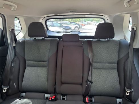 Used 2025 Nissan Rogue SV FWD image 39