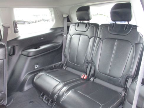 Certified 2022 Jeep Grand Cherokee L Limited AWD/4WD image 14