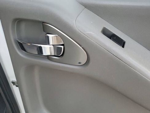 Used 2019 Nissan Frontier SV image 40