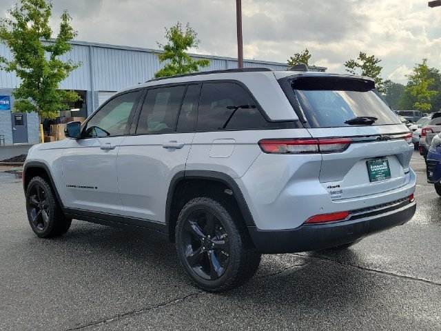 Certified 2024 Jeep Grand Cherokee Limited w/ Black Appearance Package AWD/4WD image 6