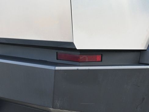 Used 2024 Tesla Cybertruck Cyberbeast AWD/4WD image 21