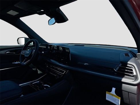 New 2026 Chevrolet Traverse LT w/ LPO, Floor Liner Package image 34