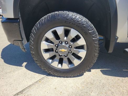 Used 2022 Chevrolet Silverado 2500 Custom w/ Custom Value Package image 29