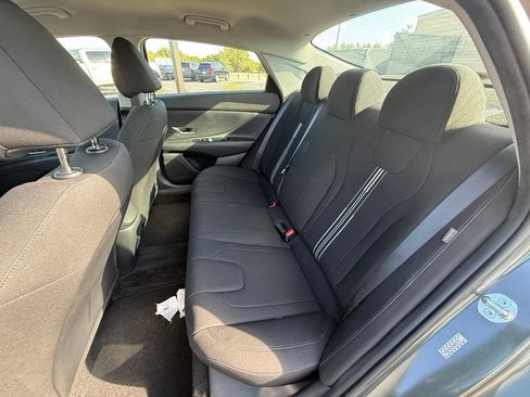Used 2024 Hyundai Elantra SEL FWD image 9