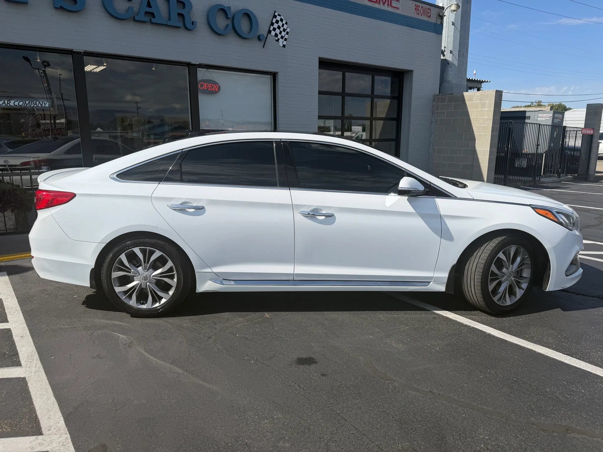 Used 2017 Hyundai Sonata Limited 2.0T FWD image 9