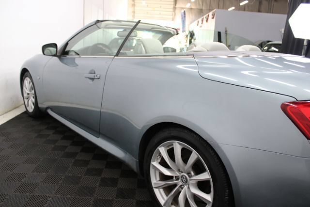 Used 2015 INFINITI Q60 Convertible w/ Premium Package RWD image 8