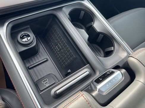 New 2025 Ford Expedition Active image 24