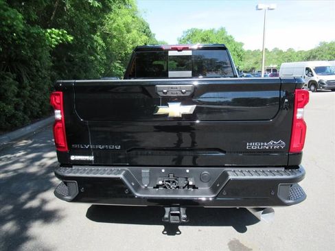 Used 2024 Chevrolet Silverado 2500 High Country w/ High Country Premium Package AWD/4WD image 6
