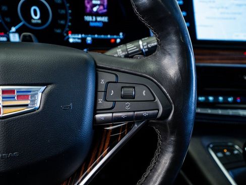 Used 2022 Cadillac Escalade Premium Luxury image 41