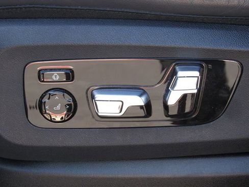 Used 2022 BMW X5 xDrive40i AWD/4WD image 12