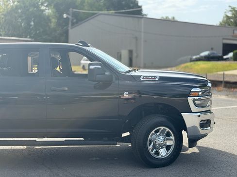 Used 2025 RAM 2500 Tradesman AWD/4WD image 10