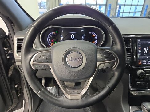 Used 2020 Jeep Grand Cherokee Altitude image 12